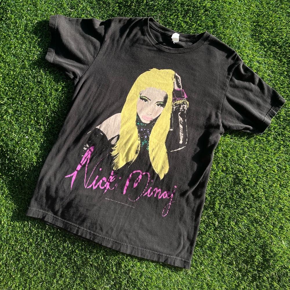 2012 Nicki Minaj world tour Tshirt